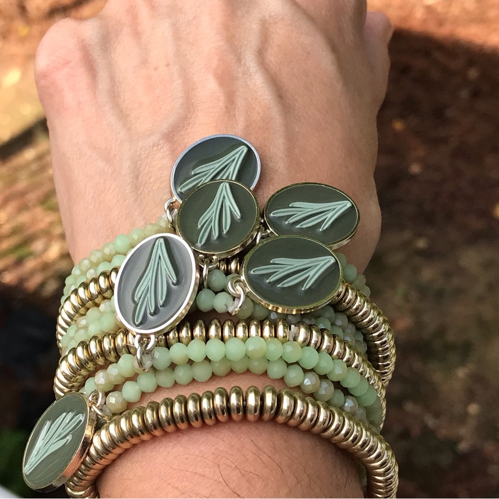 Green Bracelets,Gold Bracelets, Charms Bracelets View 5
